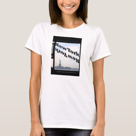 自由フェリーのニューヨーク女性用Tシャツ像 Tシャツ (正面)