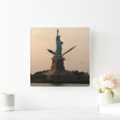 自由日没の彫像 スクエア壁時計 (ホーム)