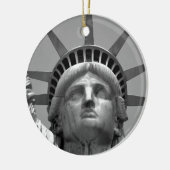 自由白黒像ニューヨーク セラミックオーナメント (左)