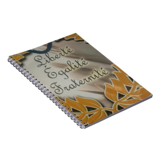 自由、平等、男子学生の社交クラブ:繁栄する未来 ノートブック (右側)