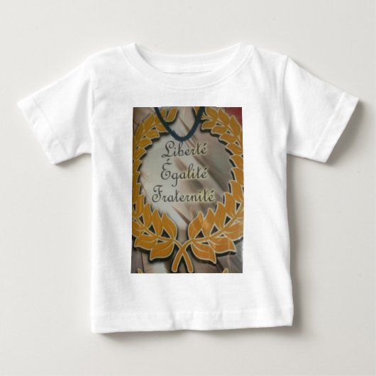 自由、平等、男子学生の社交クラブ：繁栄する未来 ベビーTシャツ (正面)