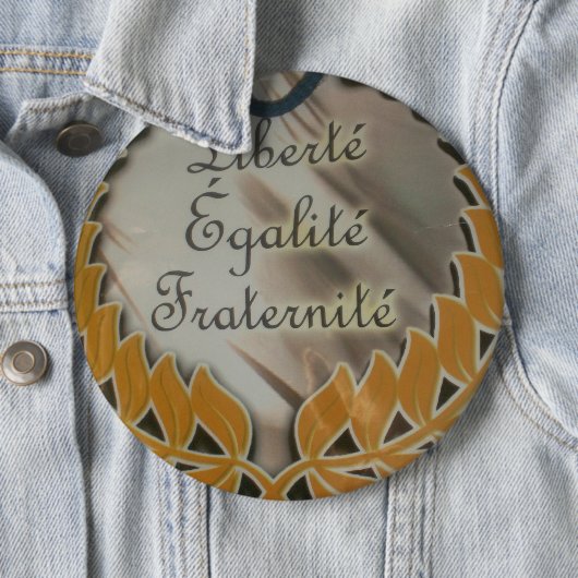 自由、平等、男子学生の社交クラブ：繁栄する未来 缶バッジ (インサイチュ)