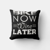 自転車でワインを後で飲む クッション (正面)