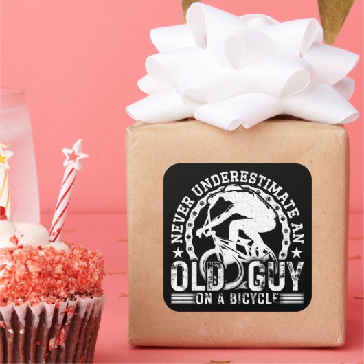 自転車で老人を甘く見てはいけないおもしろい スクエアシール (パーティー)