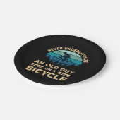 自転車で老人を甘く見てはいけないおもしろい ペーパープレート (アングル)