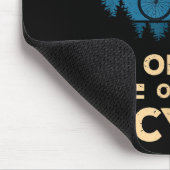 自転車で老人を甘く見てはいけないおもしろい マウスパッド (コーナー)