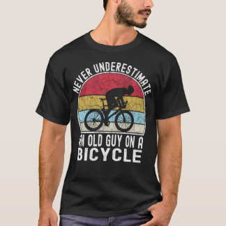 自転車で老人を甘く見てはいけないおもしろい Tシャツ