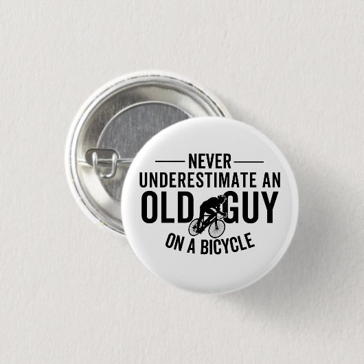 自転車で老人を過小評価してはいけない 缶バッジ (正面&裏面)