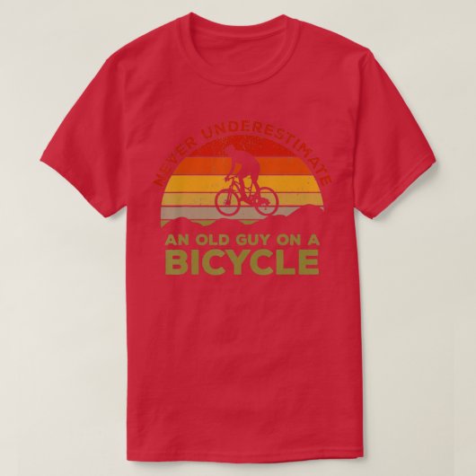 自転車で走る老人を決して過小評価しない Tシャツ (デザイン正面)