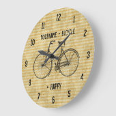 自転車と幸せで旧式なバイクの黄色に匹敵します ラージ壁時計 (傾斜)