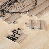 自転車と幸せで旧式な木製ベージュ色に匹敵します ジグソーパズル (側面)