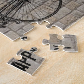 自転車と灰色幸せで旧式な煉瓦に匹敵します ジグソーパズル (側面)