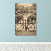 自転車と運河 – アムステルダムクラシック キャンバスプリント (インサイチュ (ウッドフロア))