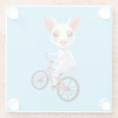 自転車に乗ったかわいい小さな白いヤギ ガラスコースター (裏面)