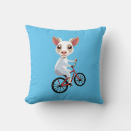 自転車に乗ったかわいい小さな白いヤギ クッション