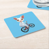 自転車に乗ったかわいい小さな白いヤギ スクエアペーパーコースター (アングル)