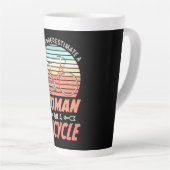 自転車に乗った女性 カフェラテマグ (右アングル)