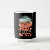 自転車に乗った女性 コーヒーマグカップ (中央)