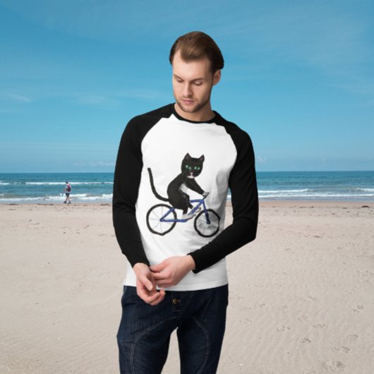 自転車に乗った猫は自転車に乗った猫のスポーティなサイクリスト Tシャツ