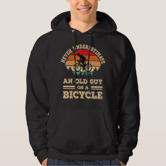 自転車に乗った老人を決して甘く見なおもしろいい パーカ