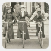 自転車に乗った3人の女性、1900年代初期（写真つき） スクエアシール (正面)