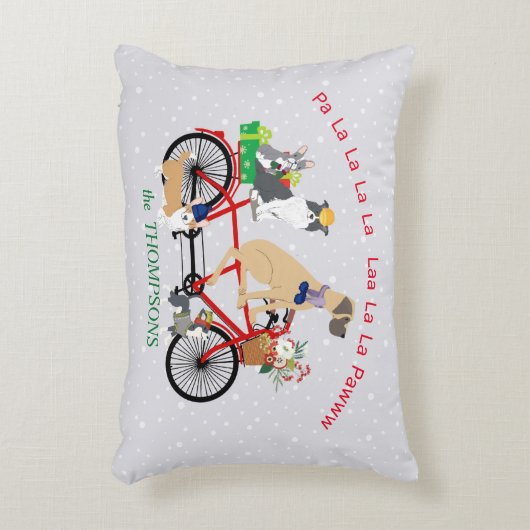 自転車に乗っている犬はバスケットのクリスマスを示します アクセントクッション (正面(垂直))