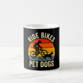 自転車に乗って犬を飼う面白い一言 サイクリングと コーヒーマグカップ (中央)