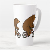 自転車に乗るクマ – ワイルドライドの気分 カフェラテマグ (右アングル)