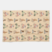 自転車に乗る犬とスクーター – クリーム キッチンタオル (横)