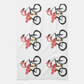 自転車のおもしろいなピンクのフラミンゴの鳥 キッチンタオル (縦)