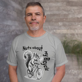 自転車のサイクリストに乗ったリスおもしろいル Tシャツ
