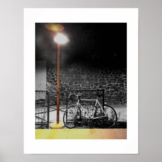 自転車の写真に映る夜の灯り ポスター (正面)