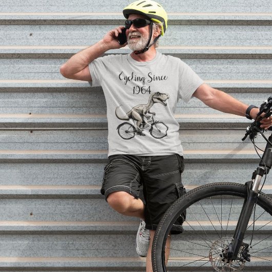自転車の恐竜ディノバイクサイクリスト古いバイクもしくは自転車に乗る人 Tシャツ