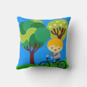 自転車の枕のブロンドの男の子 クッション (裏面)