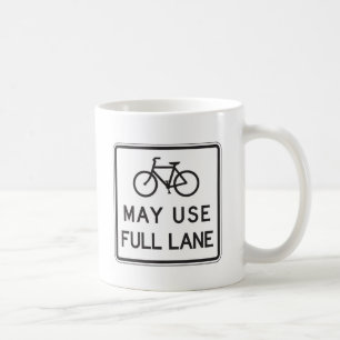 自転車は完全な車線を使用するかもしれません コーヒーマグカップ