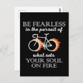 自転車はTを設定することを追求する上で恐れを知らない –  ポストカード (正面/裏面)