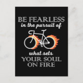 自転車はTを設定することを追求する上で恐れを知らない –  ポストカード (正面)