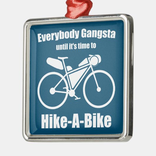 自転車をハイキングする時間になるまで、すべてのギャング メタルオーナメント (左)