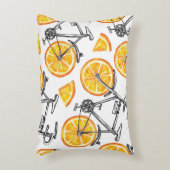 自転車オレンジ：水彩夏パターン アクセントクッション (正面(垂直))