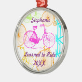 自転車学の記念に乗る メタルオーナメント (左)