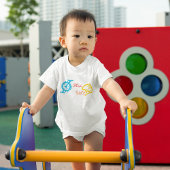 自転車用ヘルメットのペダル付き漫画 ベビーTシャツ