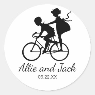 自転車結婚にカップルが乗ったかわいいシール ラウンドシール