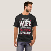 自転車自転車自転車自転車自転車自転車サイクリング自転車の妻 Tシャツ (正面フル)