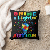 自閉症に光を当てる クッション (ブランケット)