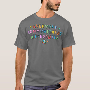 自閉症に関する特別な情報を誰もが伝える Tシャツ