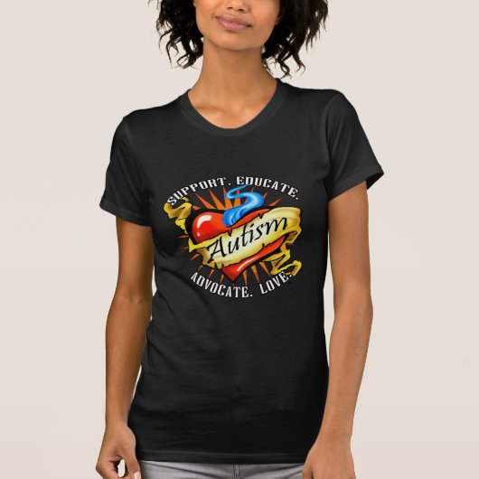 自閉症のクラシックなハートの入れ墨 Tシャツ (正面)