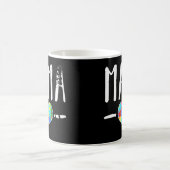 自閉症の子どもの親である母は コーヒーマグカップ (中央)