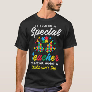 自閉症の戦争を言えない子供を聞く特別な先生 Tシャツ