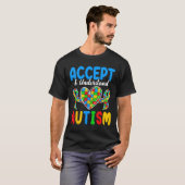 自閉症の日を受け入れ理解する Tシャツ (正面フル)