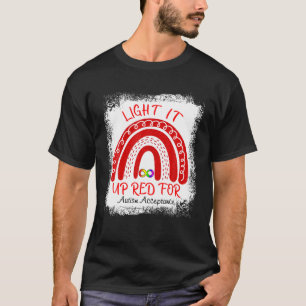 自閉症の認識を受け入れるために赤く点灯 Tシャツ